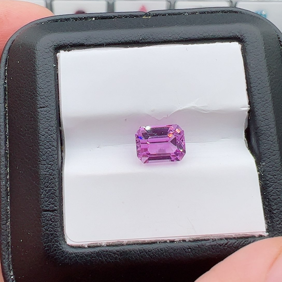 锂辉石3.1克拉紫锂辉裸石未镶嵌