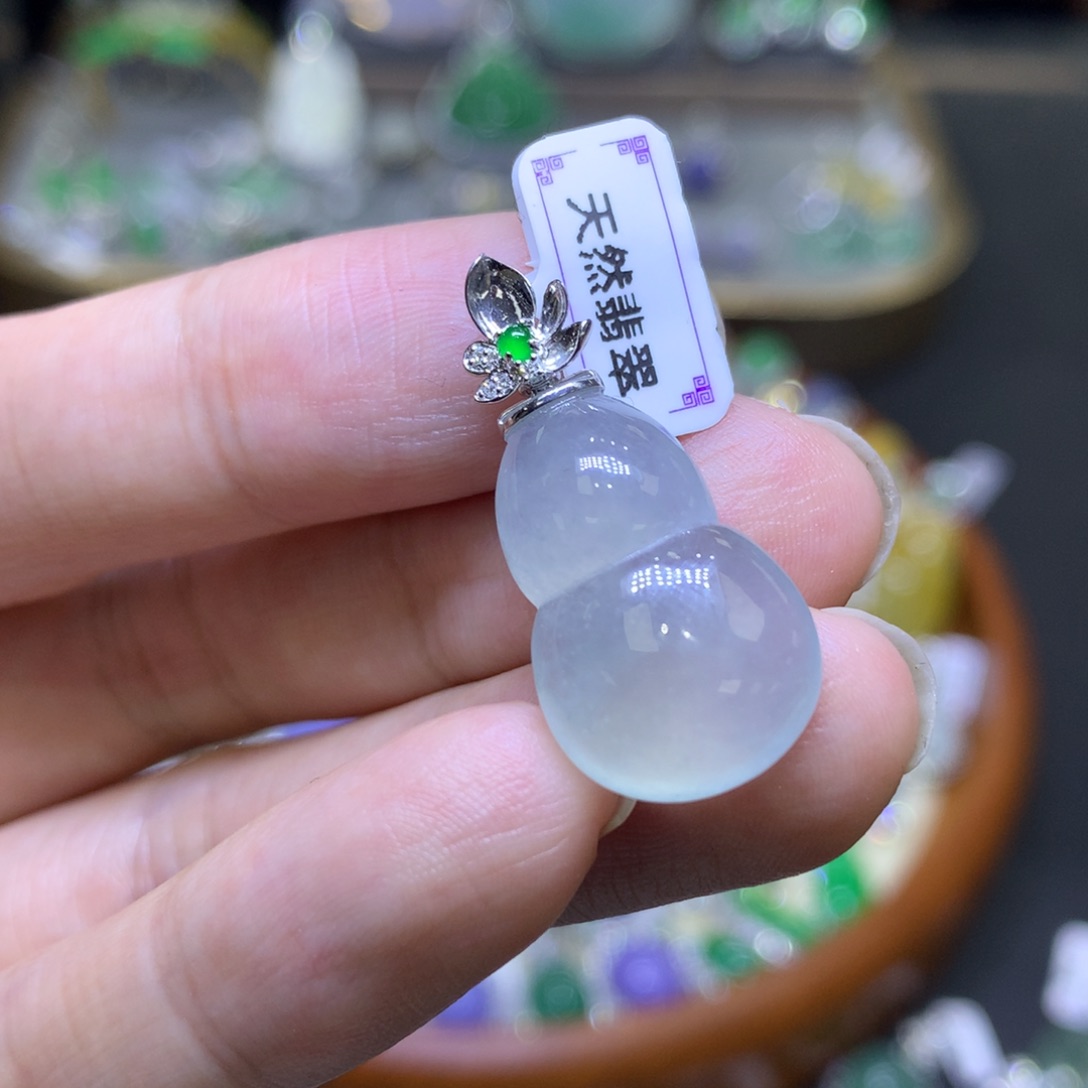 翡翠18K金镶嵌颈饰翡翠吊坠项链