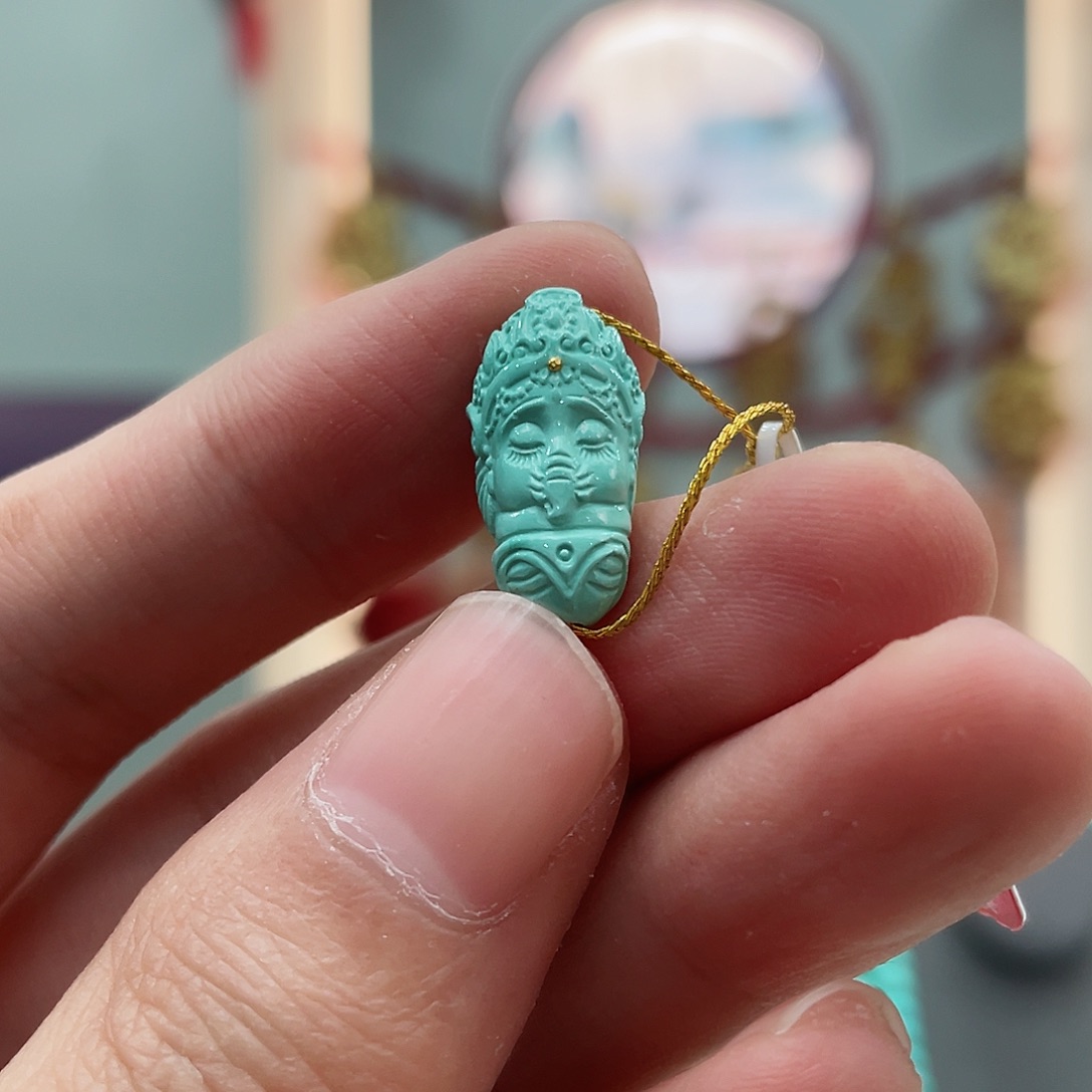 绿松石颈饰未镶嵌