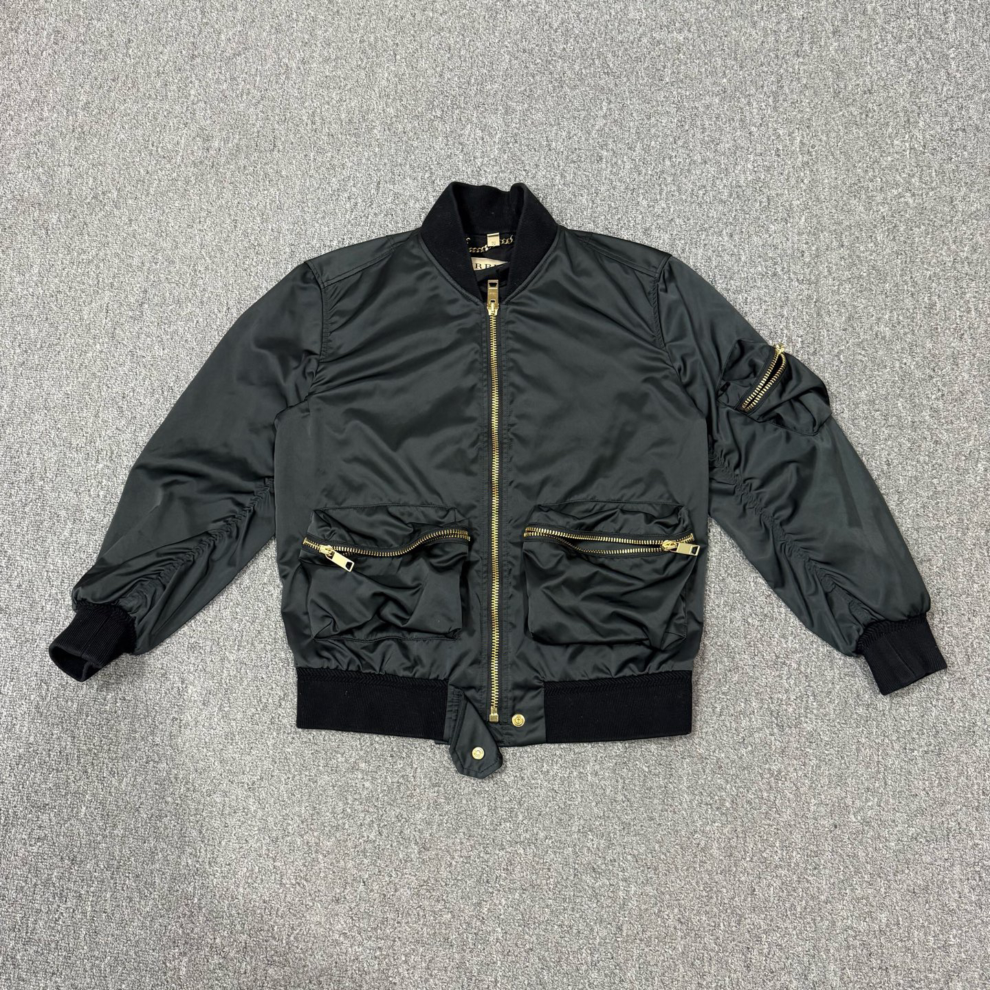 99新 BURBERRY/博柏利 18870172 黑色金属拉链外套 UK4码99新