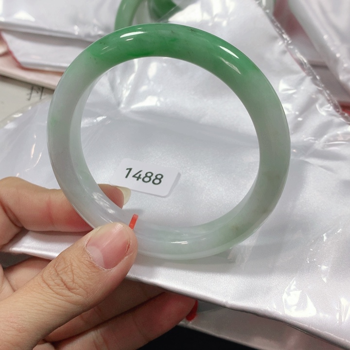 翡翠手镯未镶嵌天然翡翠手镯59.802