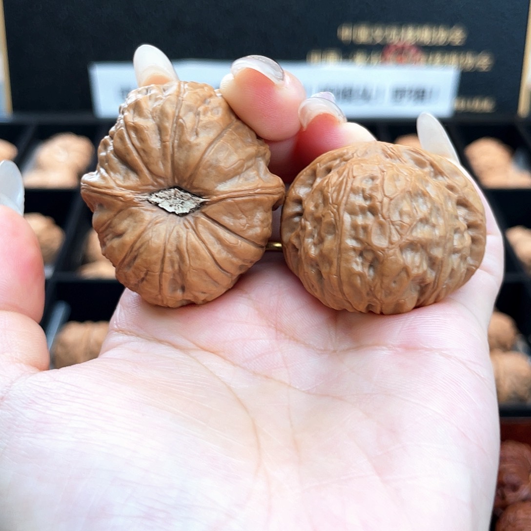 把件文玩核桃38南瓜全品石膏底大眼睛正肩毕业3809