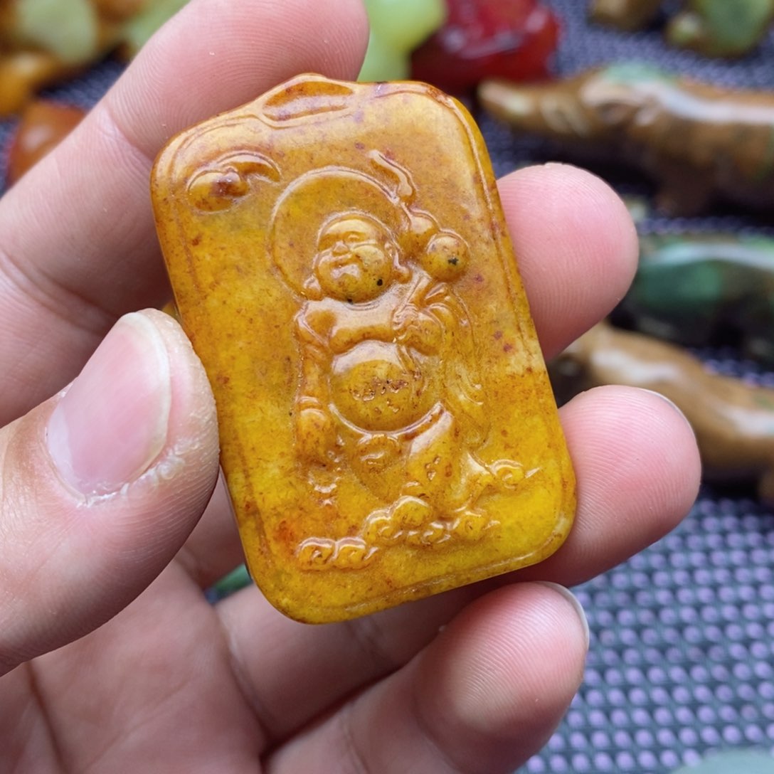 蛇纹石玉颈饰足银镀金镶嵌