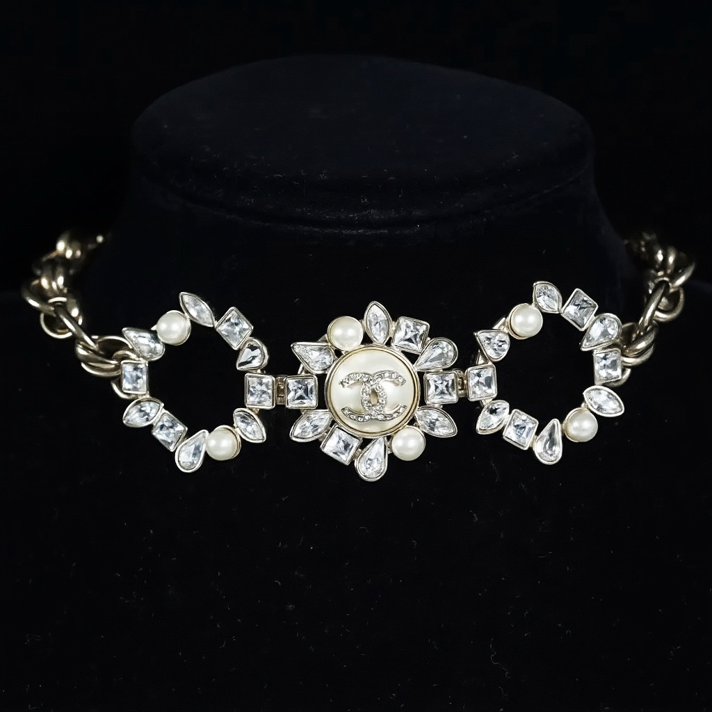 Chanel 雪地闪钻珍珠项链