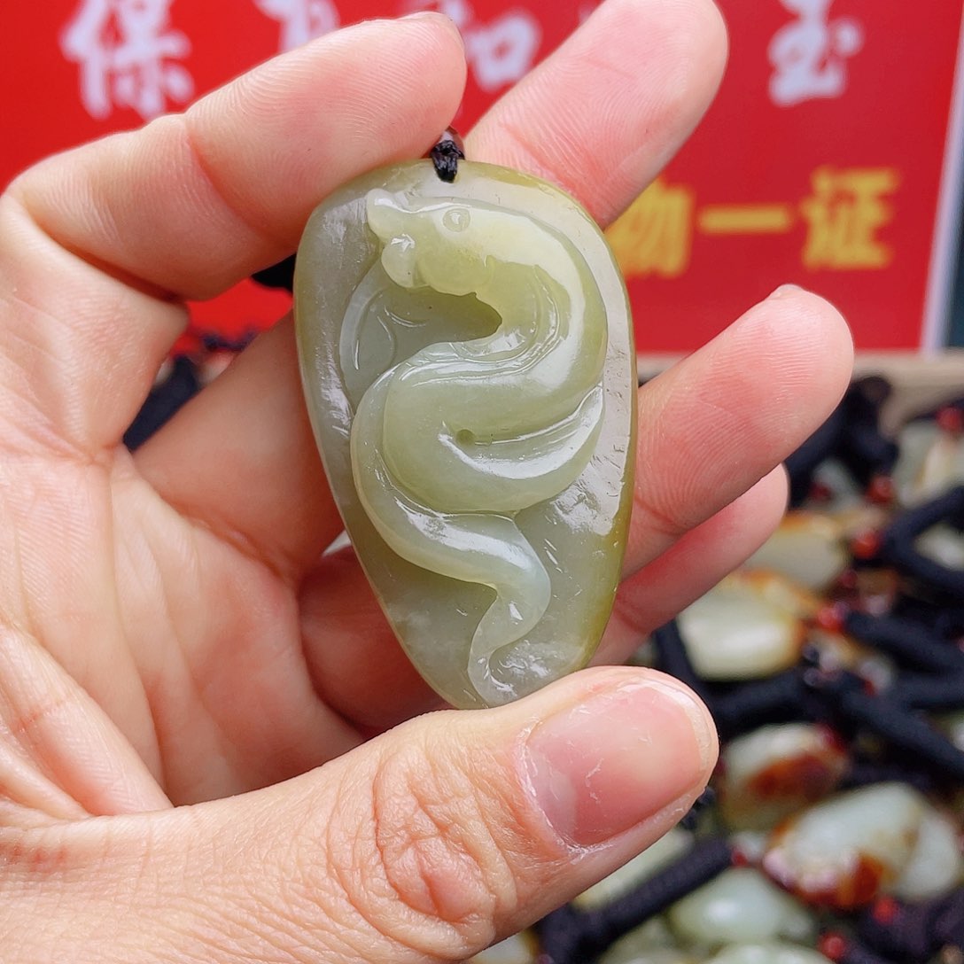 和田玉颈饰未镶嵌