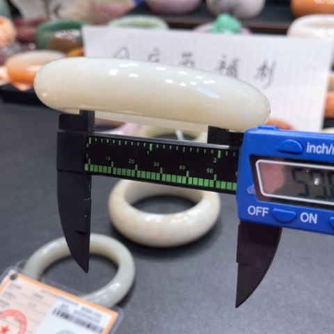 未镶嵌手镯石英质玉