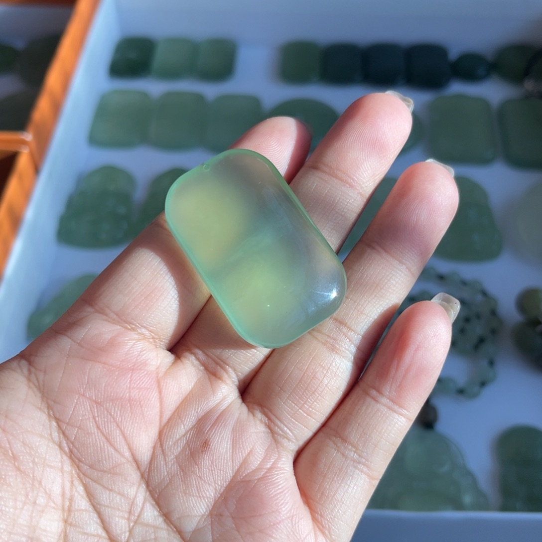 树***扇蛇纹石玉未镶嵌颈饰
