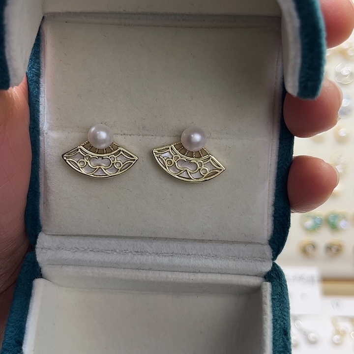 淡水珍珠耳饰合金