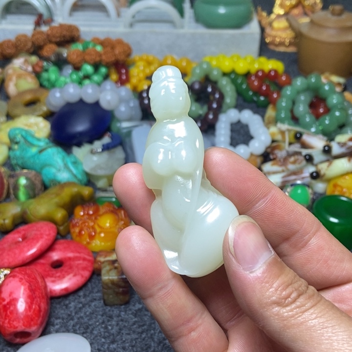 白玉菩提吊坠收藏