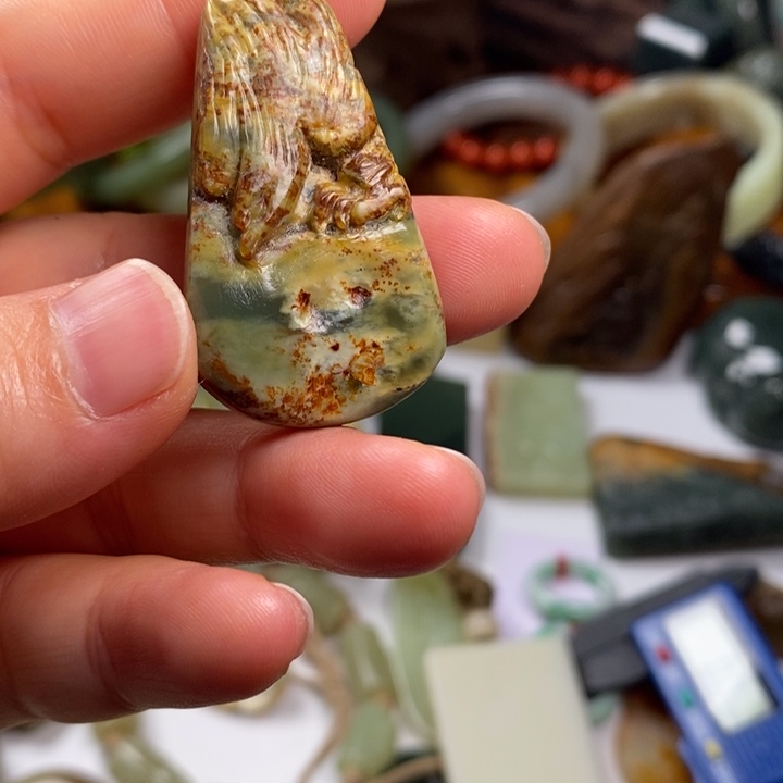 红***果和田玉（糖玉）未镶嵌颈饰