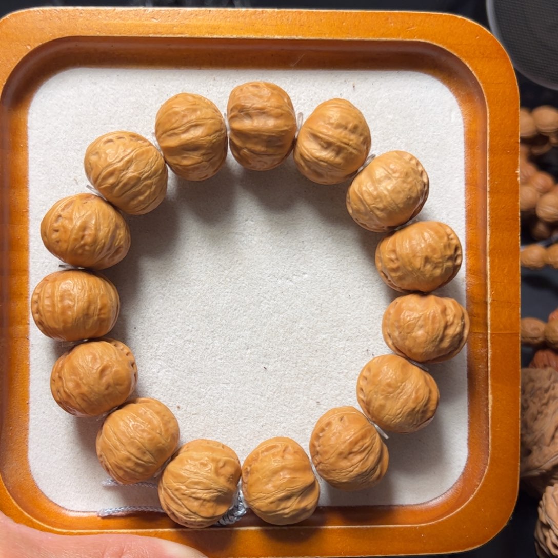 A***王文玩核桃吊坠尺寸21+