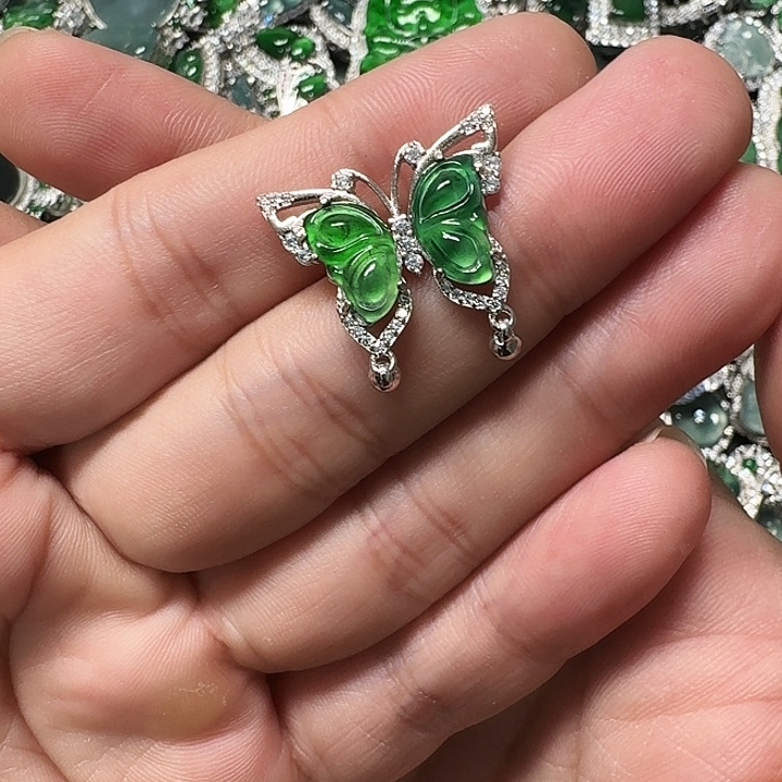 翡翠未镶嵌颈饰天然A货翡翠放漏