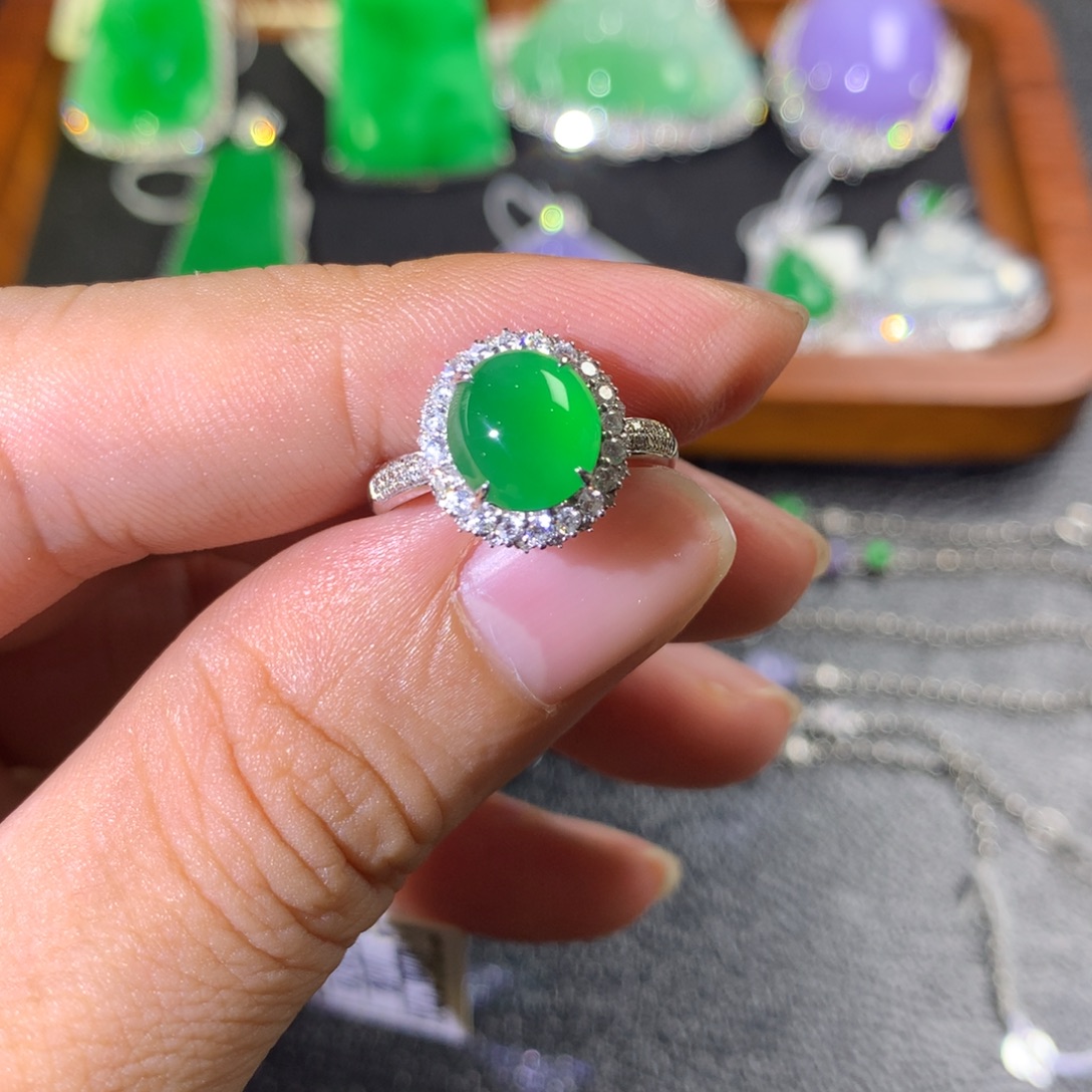 翡翠18K金镶嵌戒指翡翠