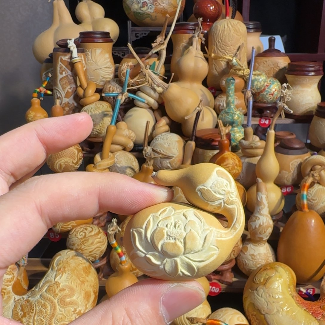 有机玻璃荷花蚂蚁