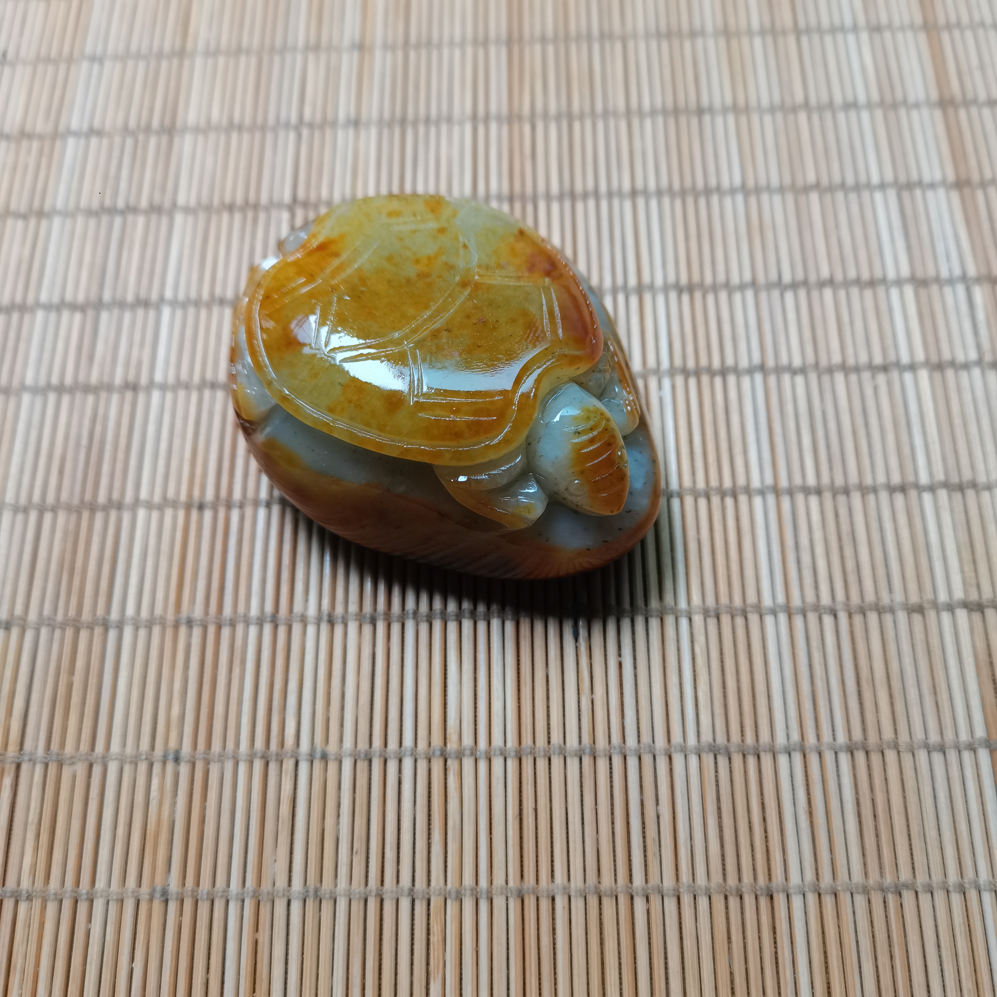 新疆和田玉富甲天下119克乌龟