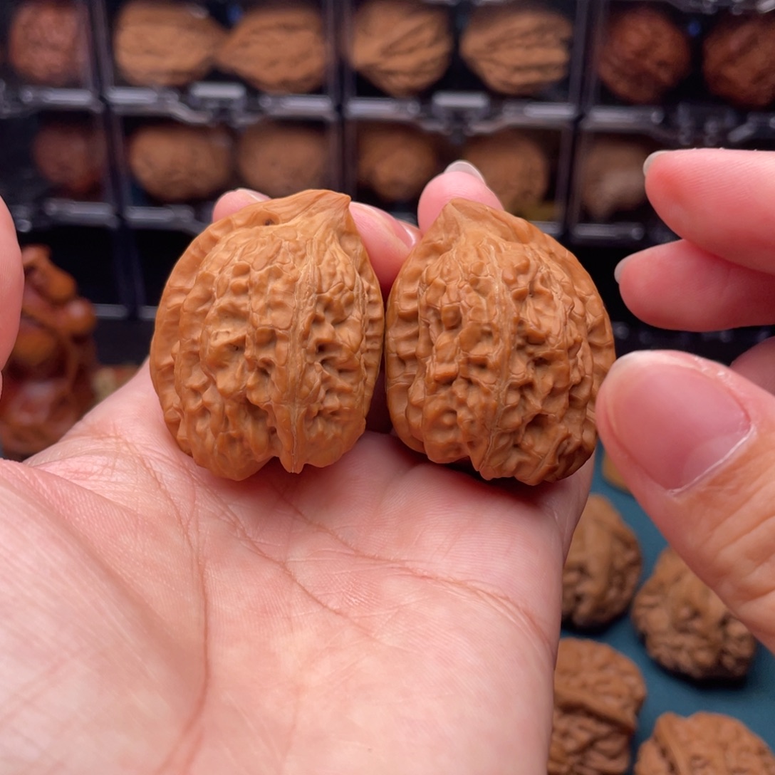 阳***阳吊坠文玩核桃赤龙鸡心半壁