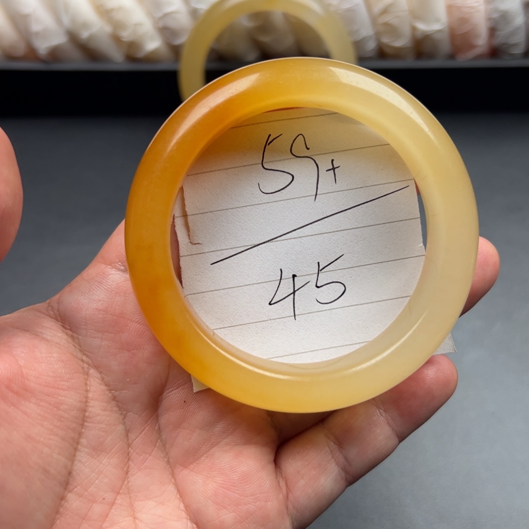 石英质玉（黄龙玉）手镯未镶嵌45