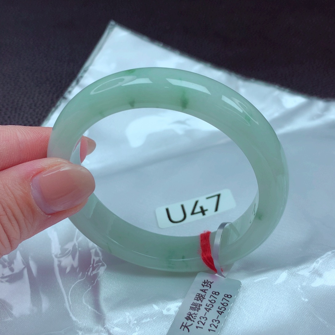 翡翠手镯未镶嵌手镯88