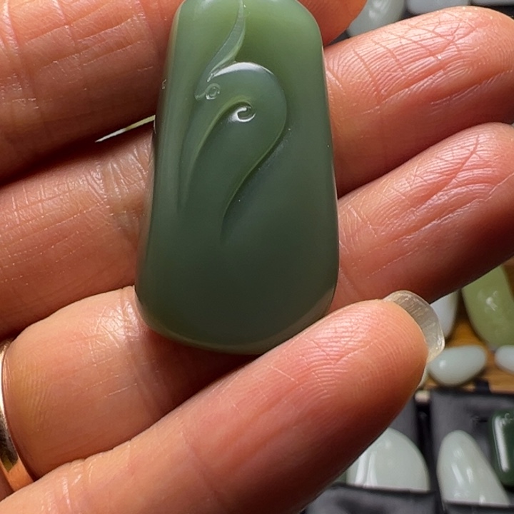 和田玉未镶嵌吊坠(赠链)