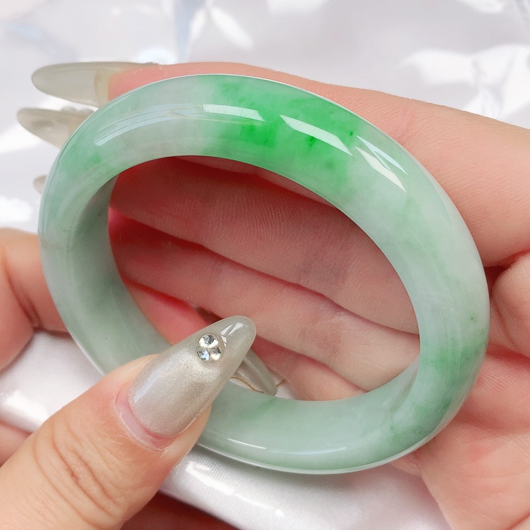 翡翠手镯未镶嵌抖音791