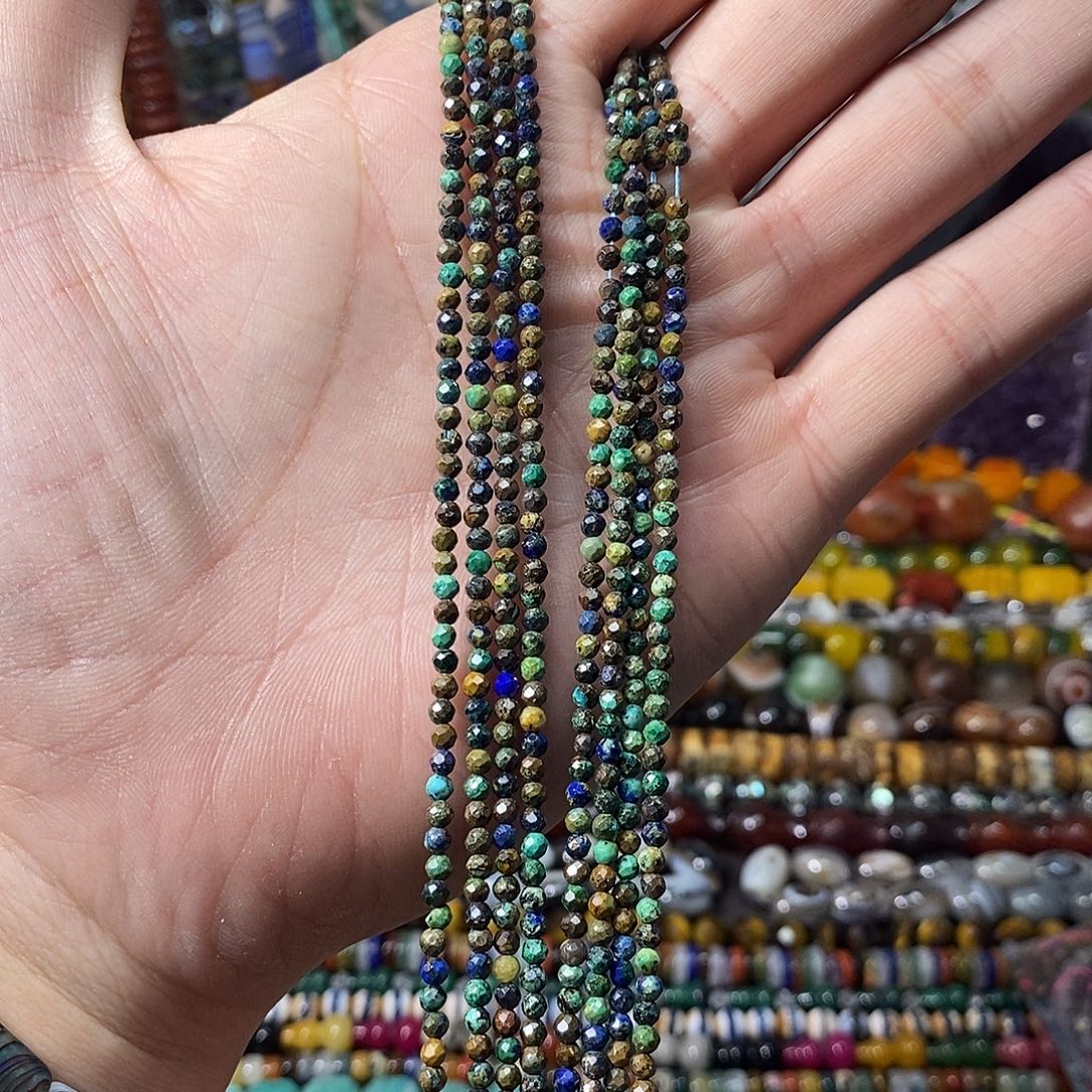 石英质玉未镶嵌，天然凤凰青金切面3mm，