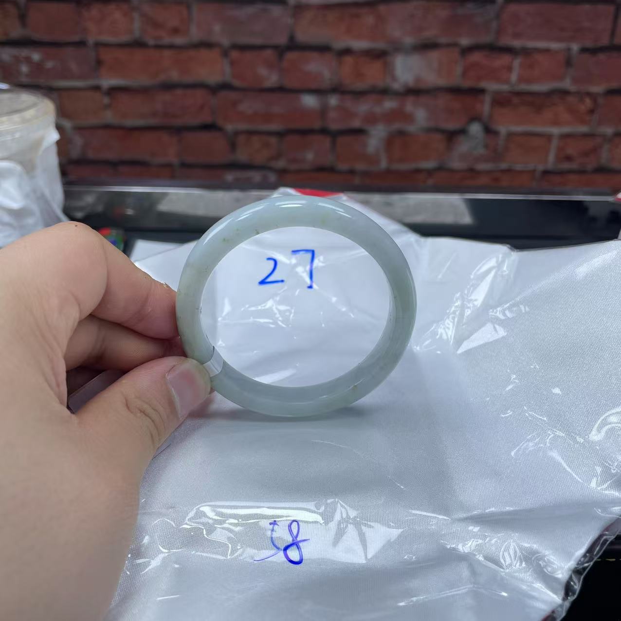 毛货手镯需精细抛光/27