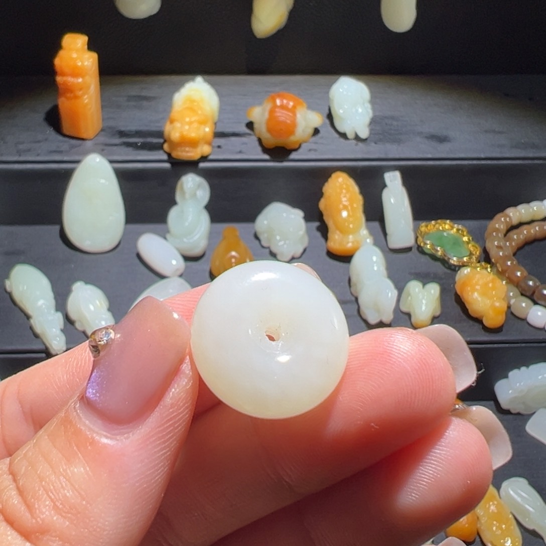 和田玉（糖玉）未镶嵌挂件