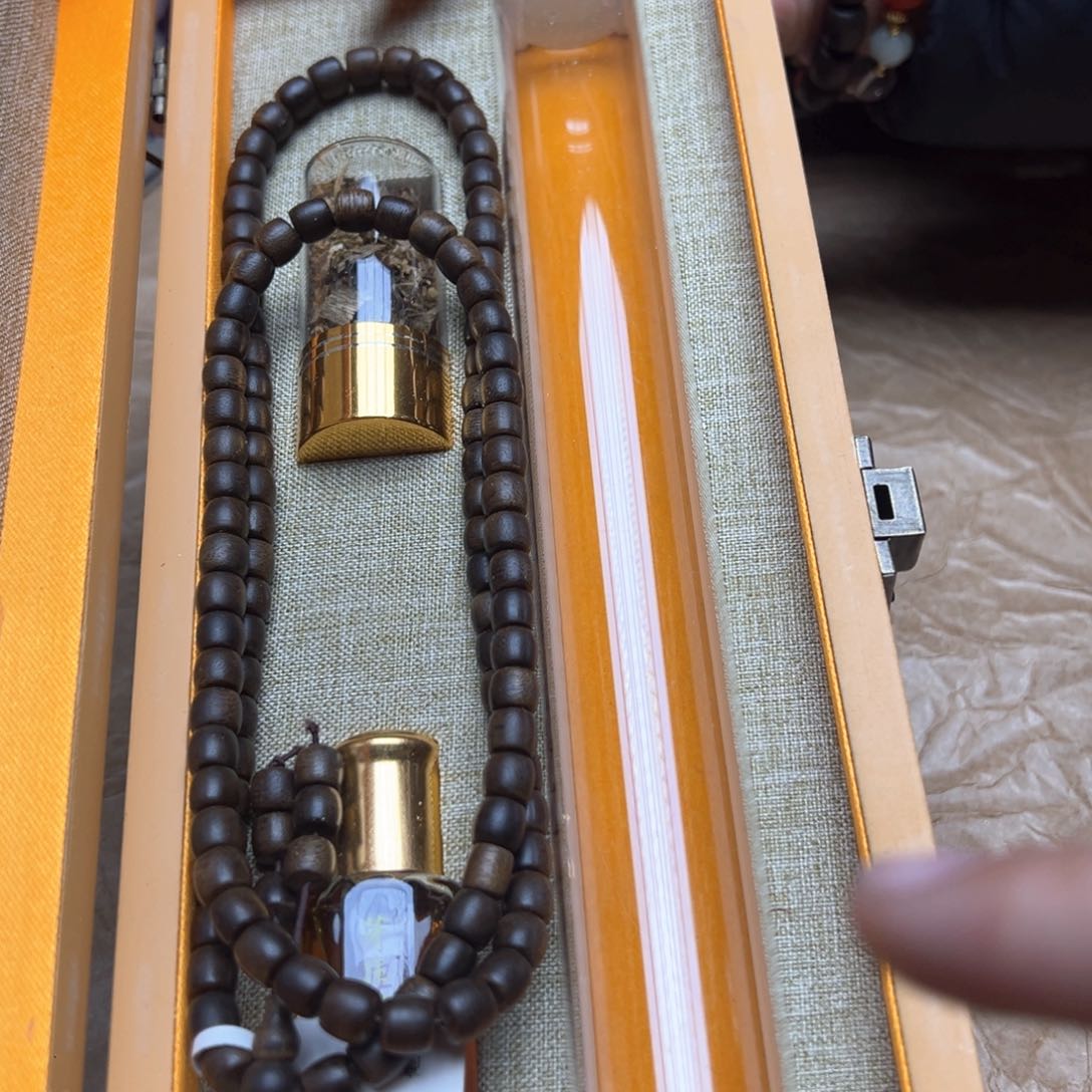 大叶紫檀（黑酸枝木类）