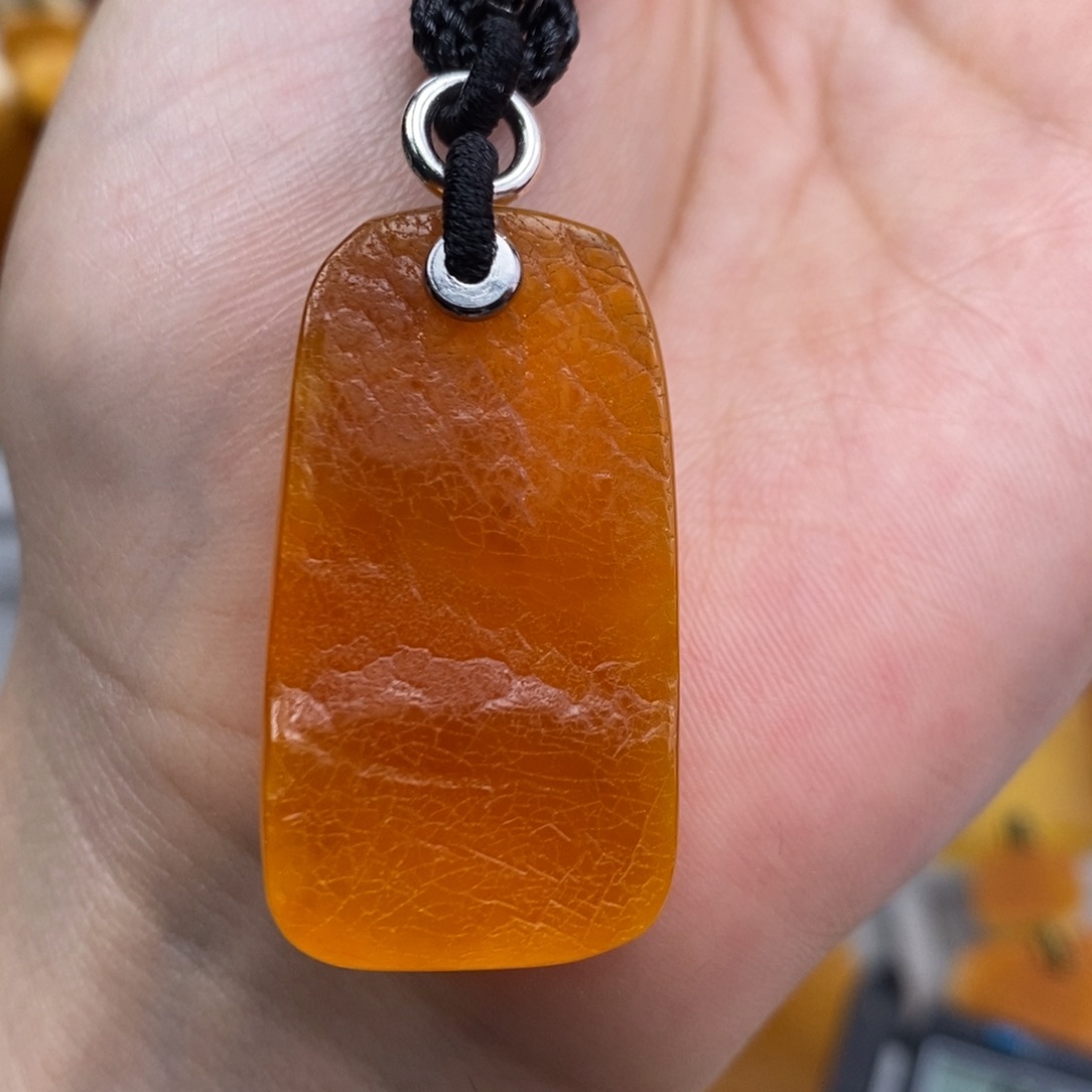 琥珀吊坠(赠链)未镶嵌