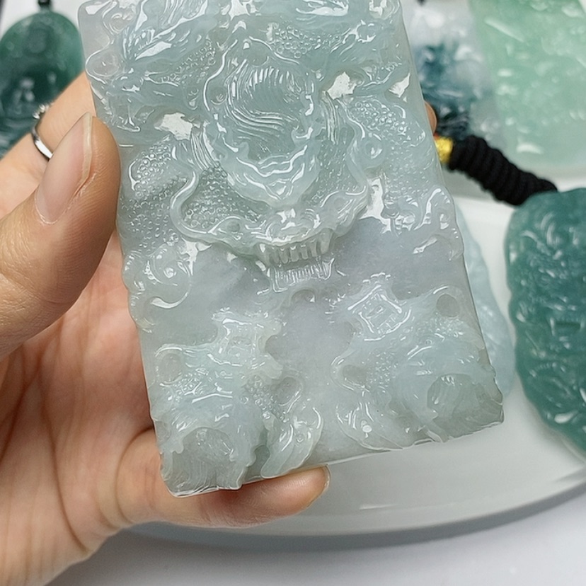 【闪购商品】翡翠颈饰未镶嵌                