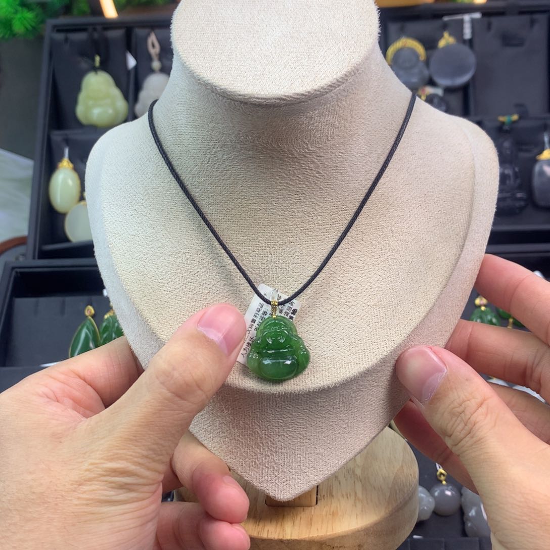 和田玉吊坠18K金镶嵌