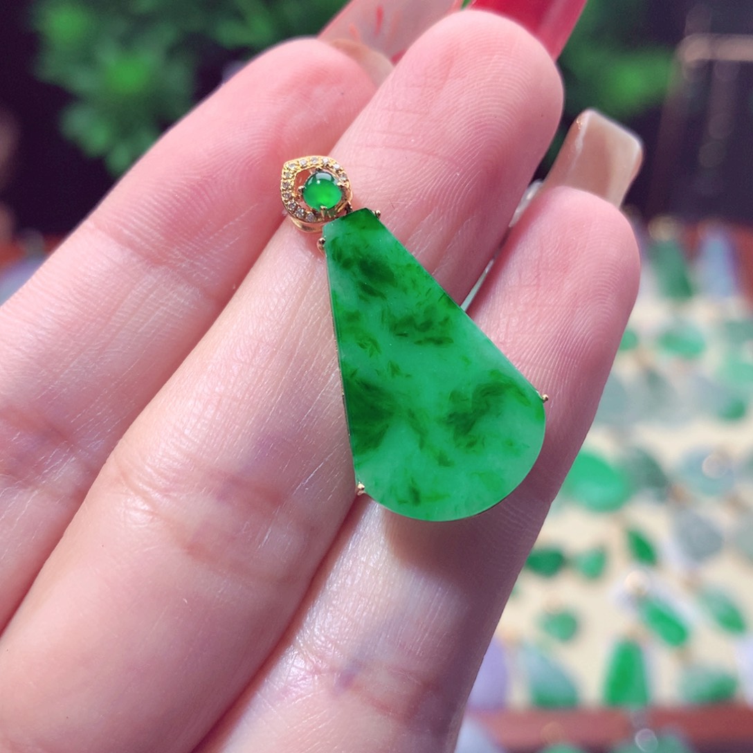 翡翠吊坠(不含链)18K金镶嵌