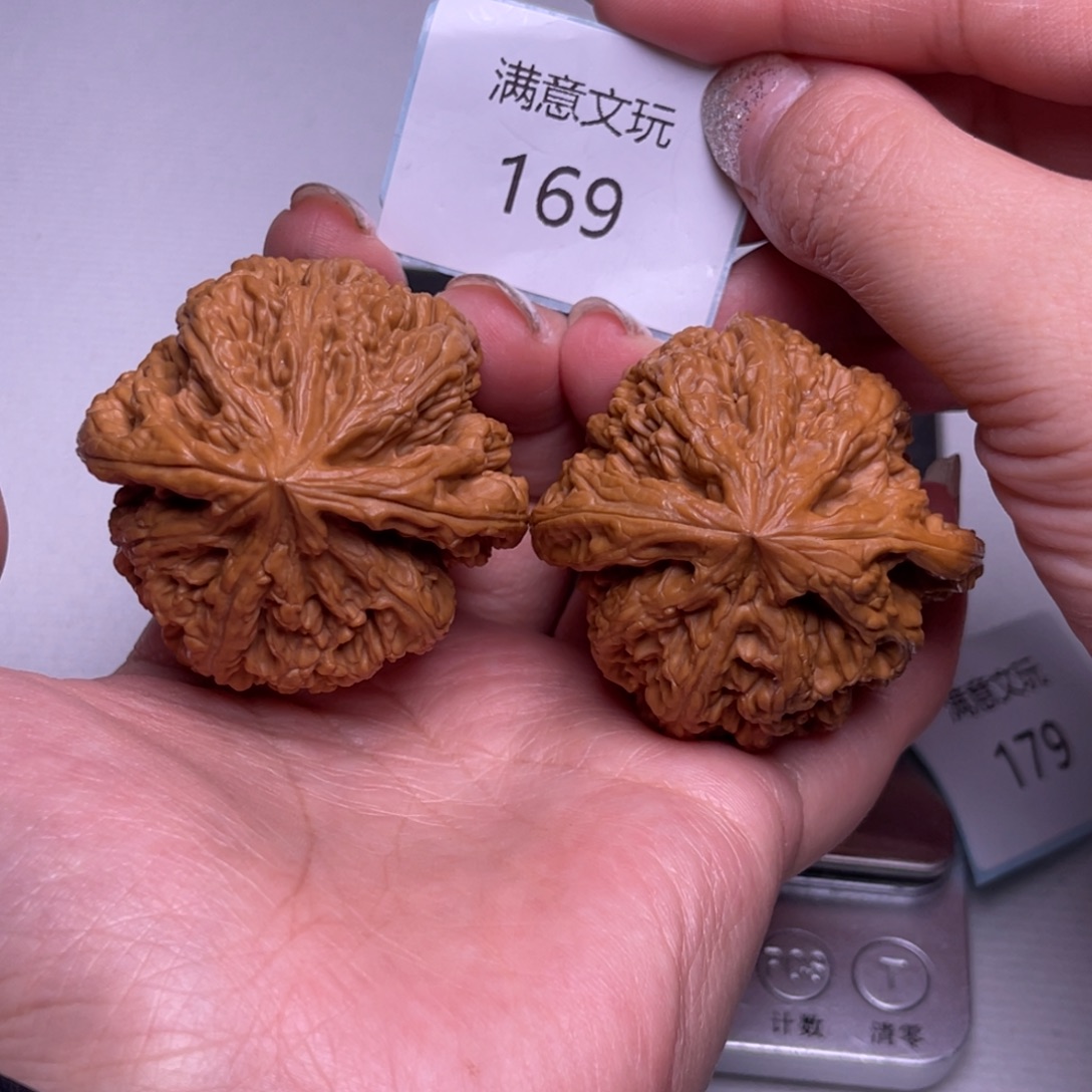 ****拉文玩核桃把件粗筋48.