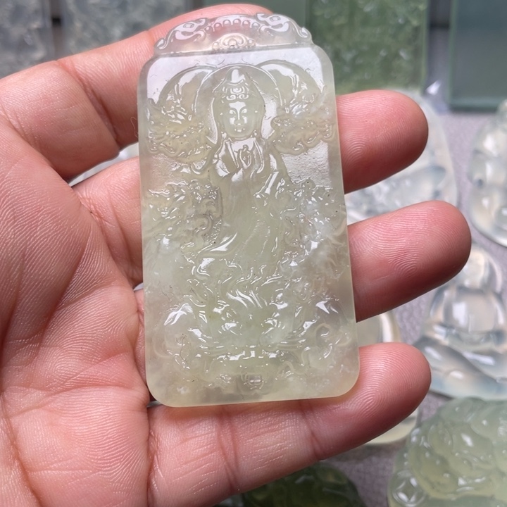 岫玉未镶嵌吊坠(赠链)