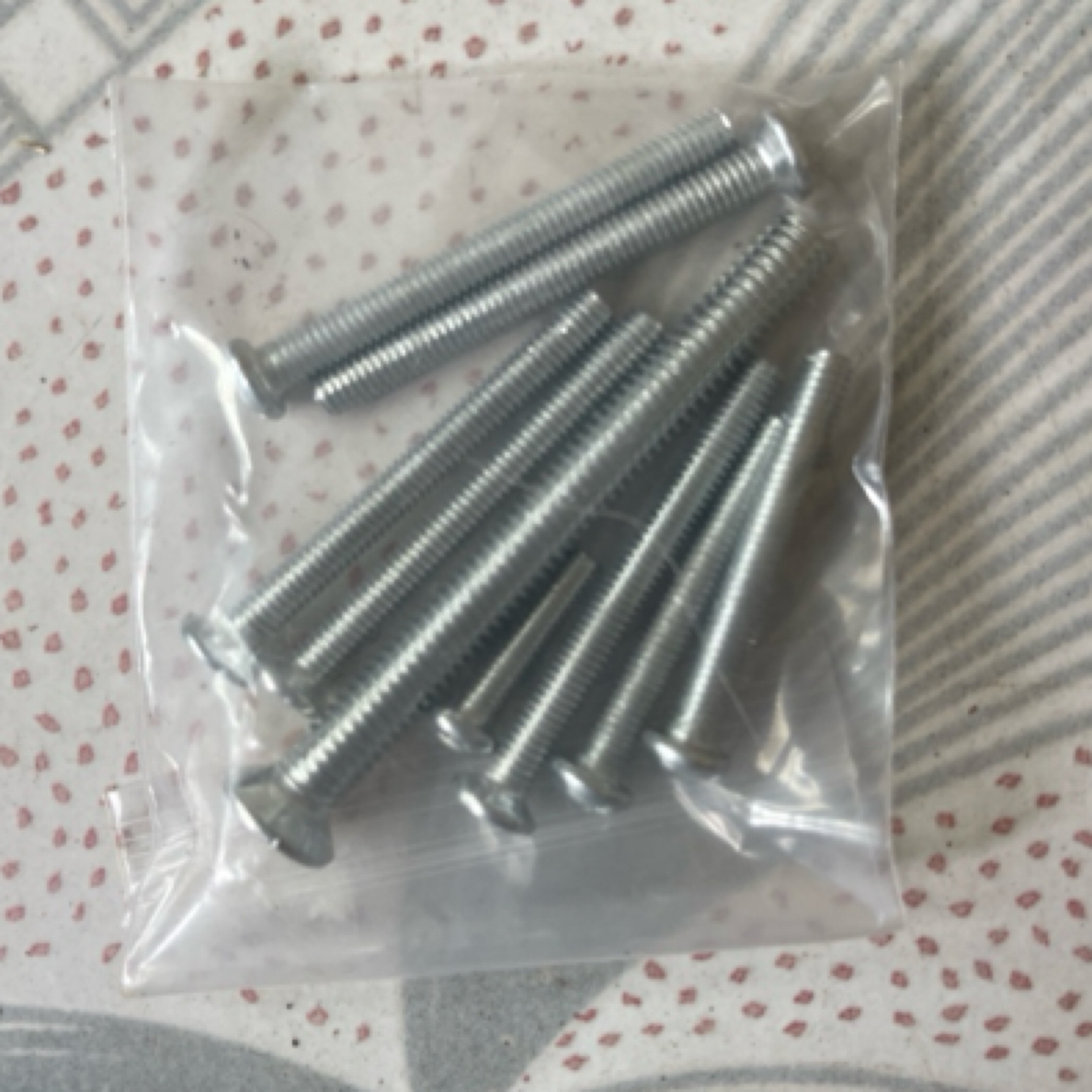 螺丝9颗（长杆配套螺丝）