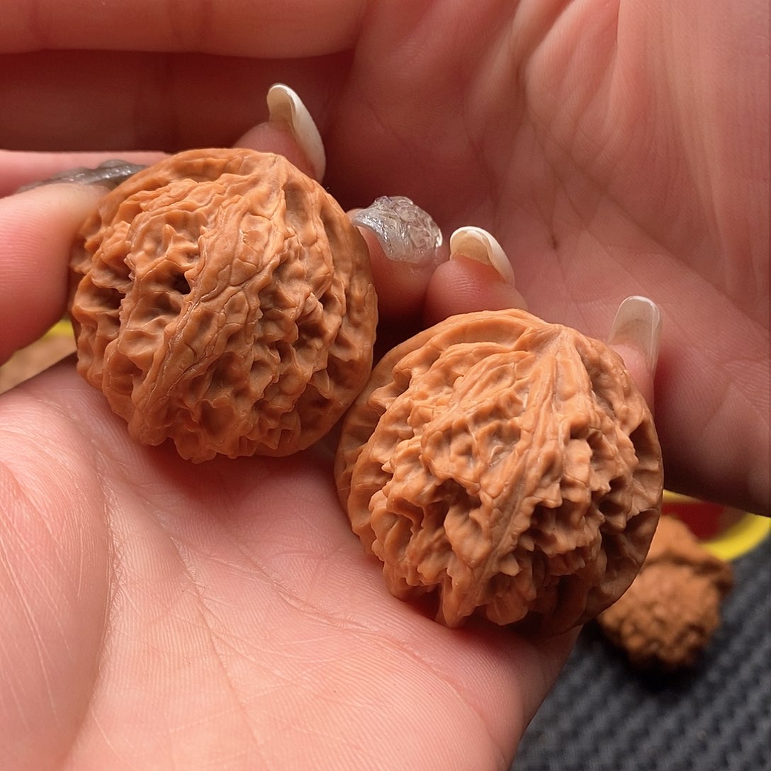 桃核把件41原装苹果圆。