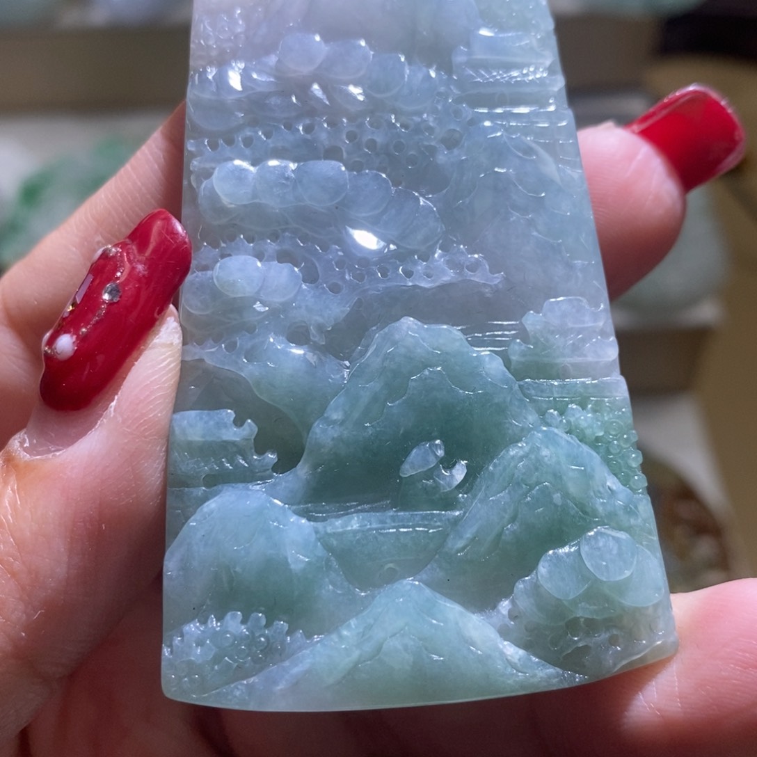 【闪购商品】翡翠颈饰未镶嵌山水