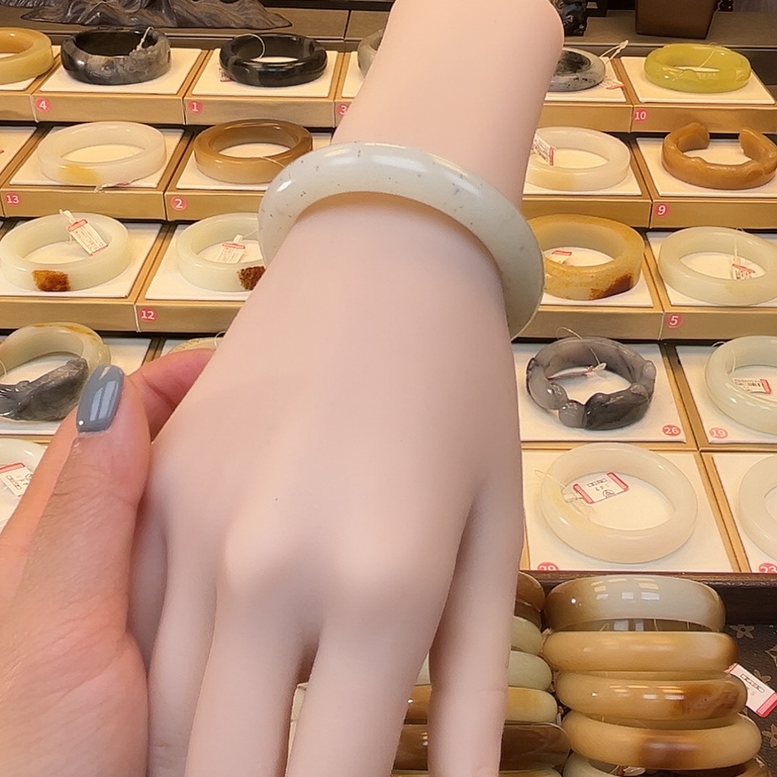 和田玉未镶嵌手镯13