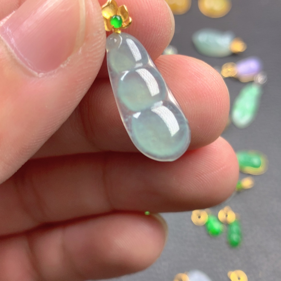 【闪购商品】颈饰18K金镶嵌翡翠翡翠