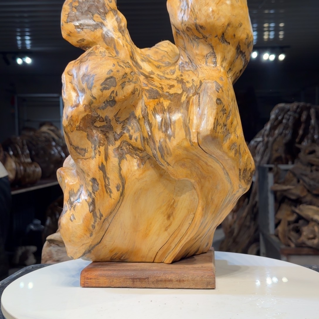 道***道木王一刀琥珀木摆件B05