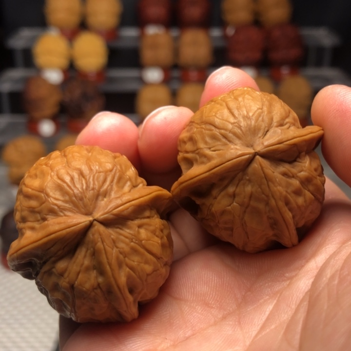 把件文玩核桃109金龙抱玺