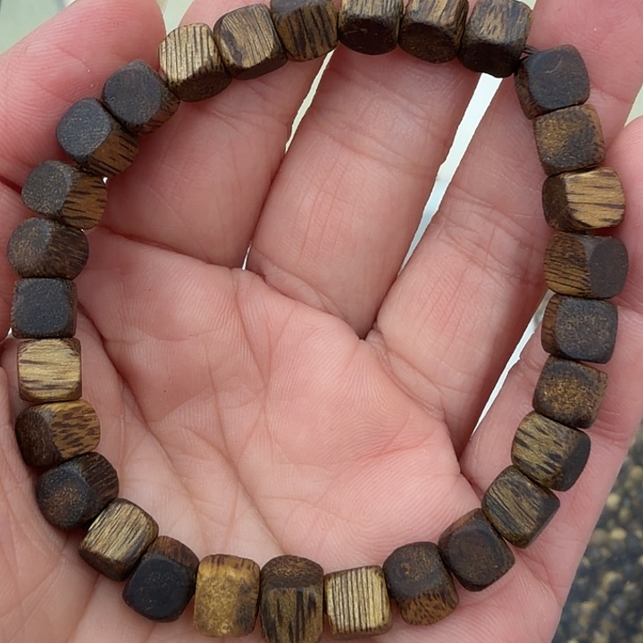 沉香碎屑沉香方唐珠卡6单圈5克