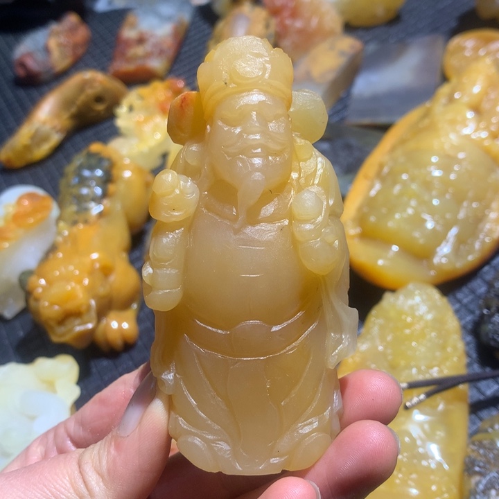 石英质玉（黄龙玉）未镶嵌颈饰