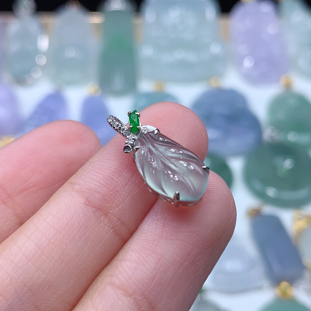 颈饰18K金镶嵌翡翠翡翠