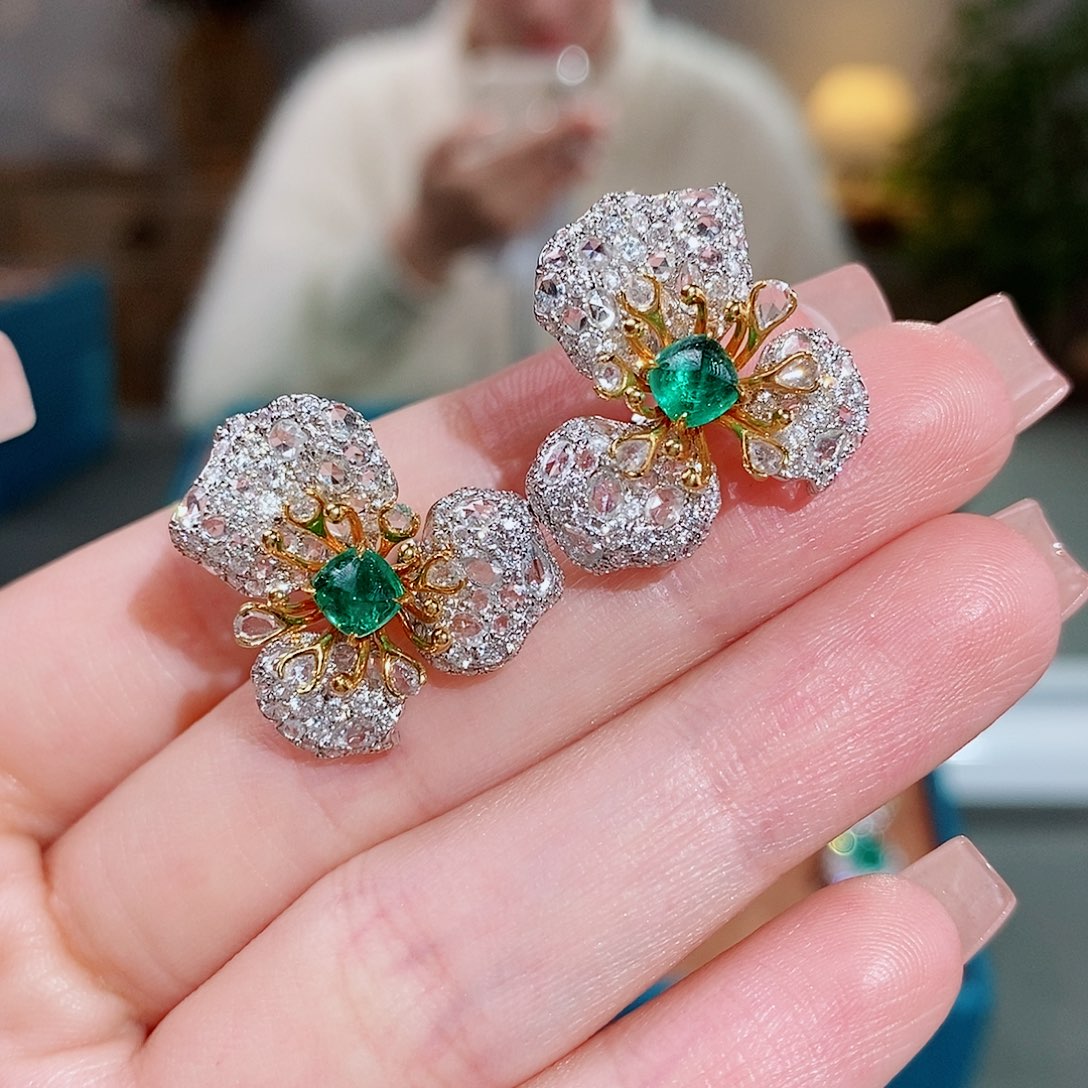 祖母绿耳饰18K金镶嵌1.492ct哥伦比亚