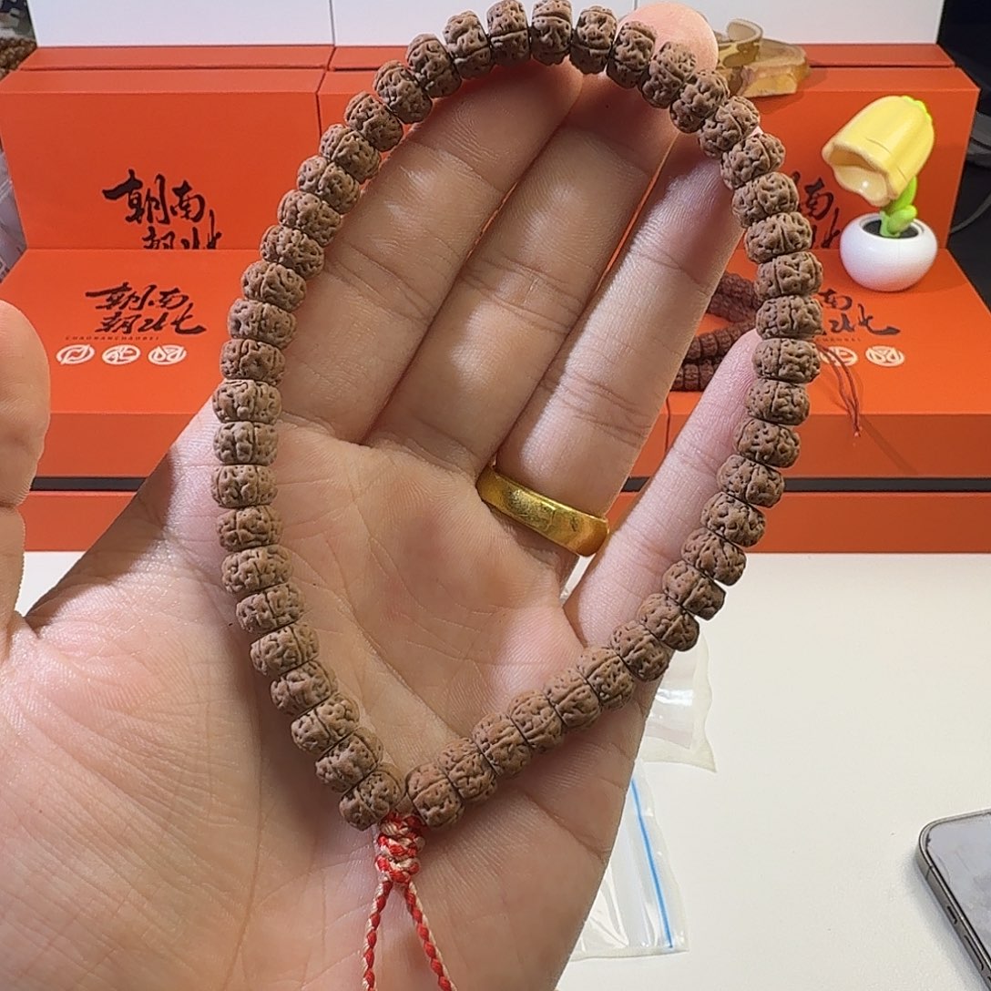 金刚菩提手串朝南朝北树王切手持