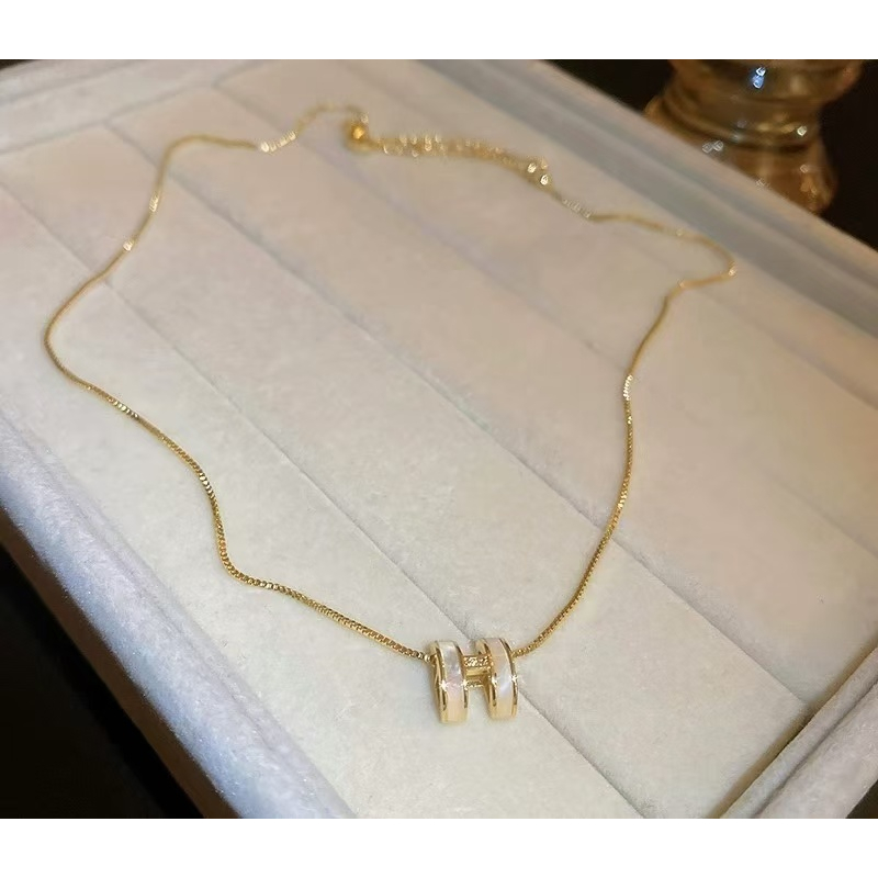 钛钢亚克力项链 2017轻奢小众百搭时尚项链