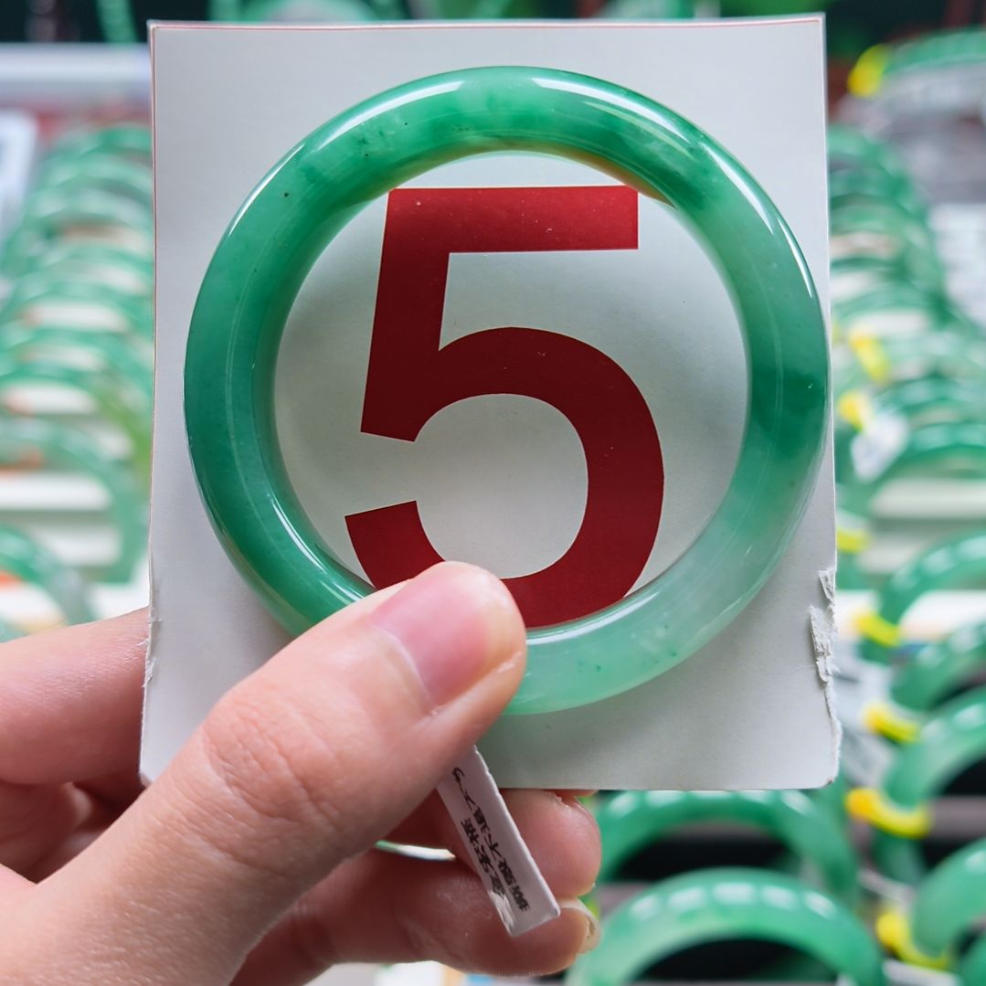 石英质玉（非洲翠）未镶嵌手镯非洲翠手镯