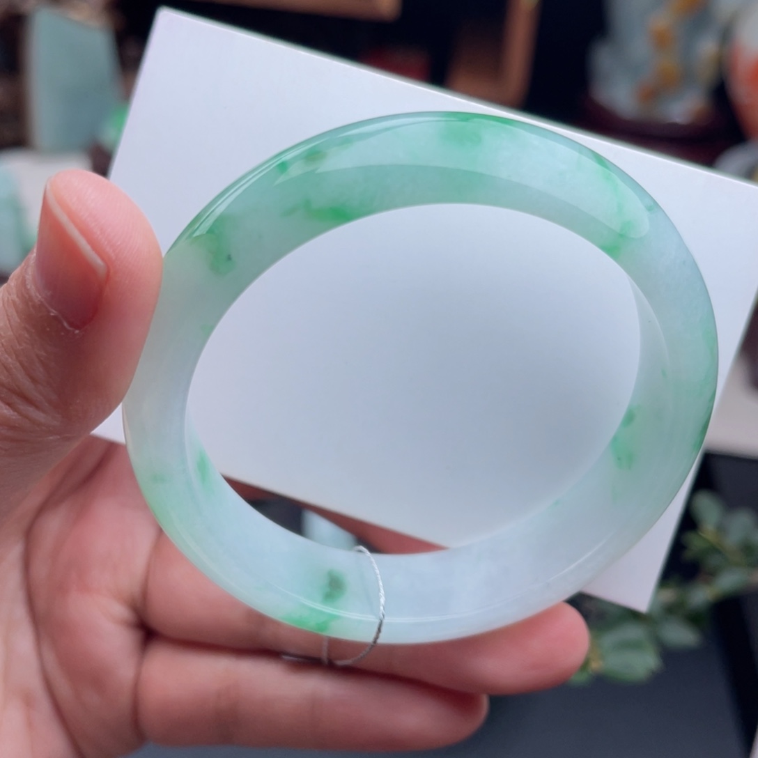 未镶嵌手镯翡翠白花绿