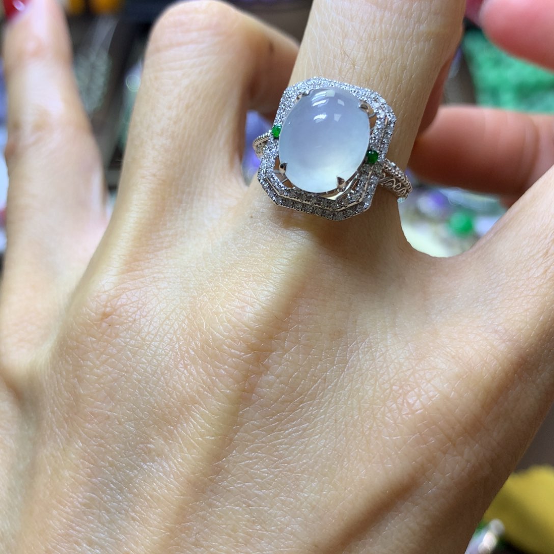 【闪购商品】翡翠颈饰18K金镶嵌翡翠